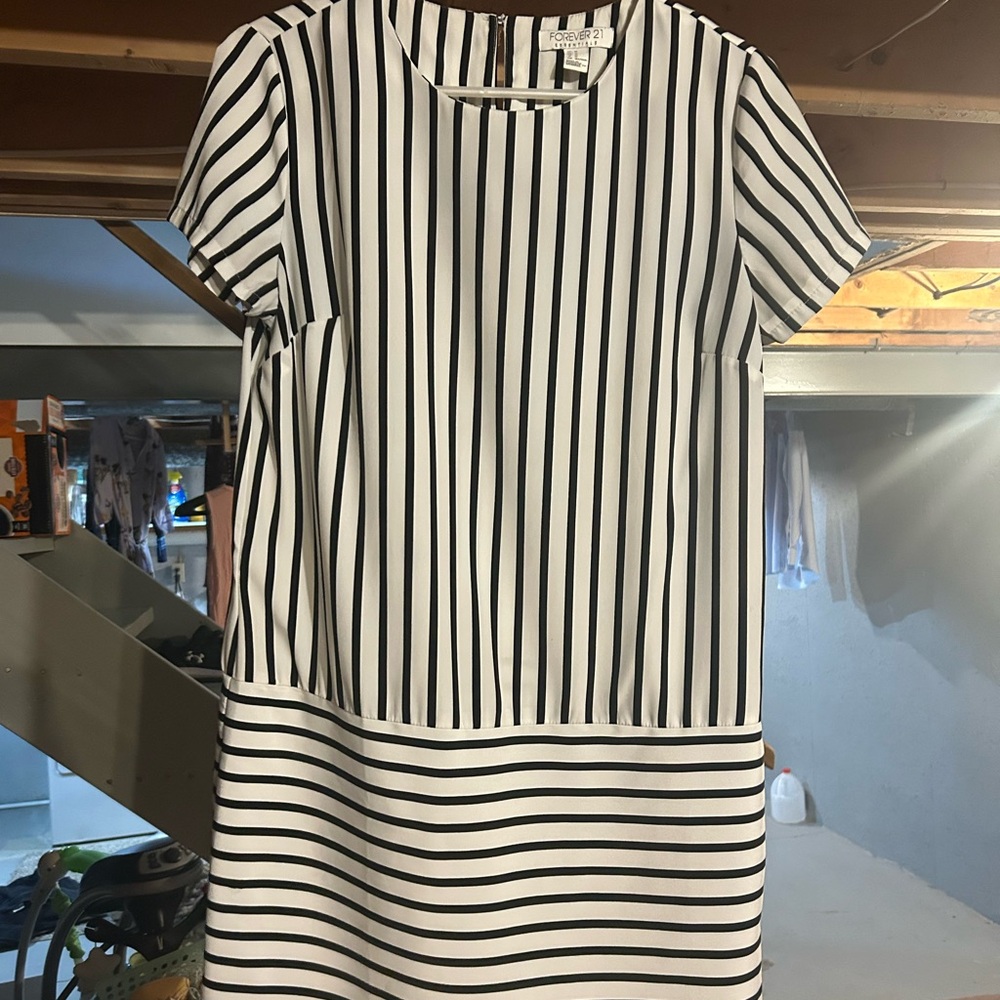 Forever 21 Black and White Raglan Sleeve Mini Dress